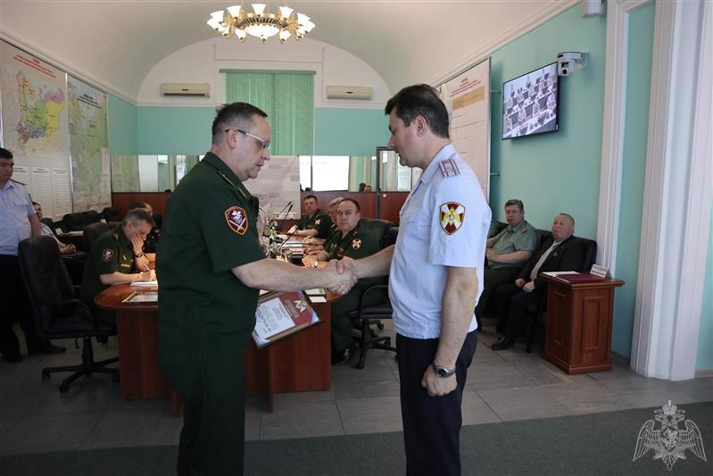 В СЕВЕРО-ЗАПАДНОМ ОКРУГЕ РОСГВАРДИИ ПОДВЕЛИ ПОЛУГОДОВЫЕ ИТОГИ СЛУЖЕБНО-БОЕВОЙ ДЕЯТЕЛЬНОСТИ