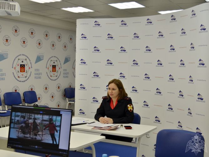 Сотрудник Росгвардии принял участие в региональном профориентационном форуме «Моя профессиональная траектория»