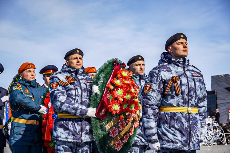 В Мурманской области росгвардейцы приняли участие в торжественных мероприятиях, посвященных годовщине Великой Победы