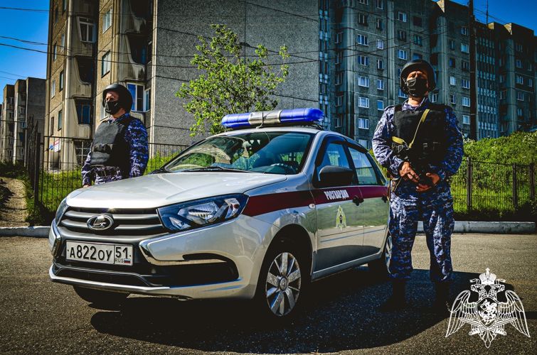 В Мурманске росгвардейцы задержали вора-рецидивиста