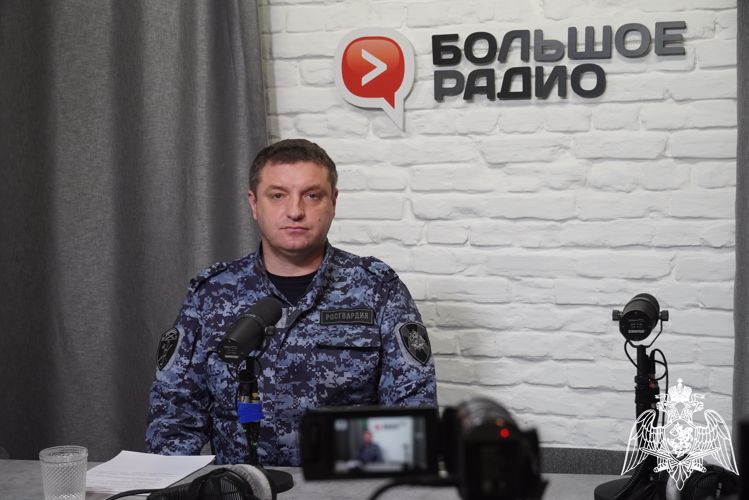 В Мурманске сотрудник отдела лицензионно-разрешительной работы Росгвардии рассказал об обороте гражданского оружия, подлежащего учету