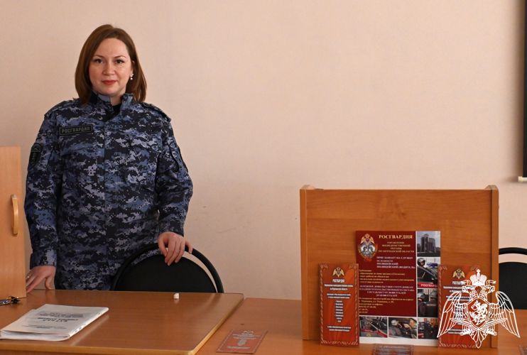 Сотрудники Росгвардии провели круглый стол с мурманскими студентами