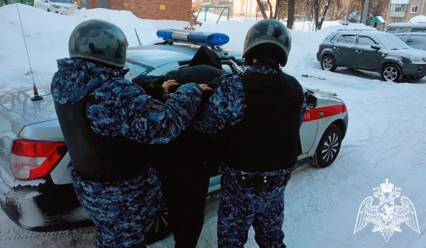 Росгвардейцы задержали в гипермаркете мужчину, устроившего дебош