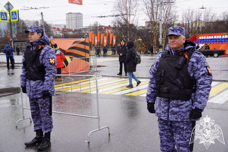 Росгвардейцы приняли участие в обеспечении безопасности в период проведения Парада Победы