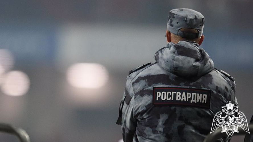 В Мурманске росгвардейцы задержали мужчину, отказавшегося оплачивать счет в диско-ресторане