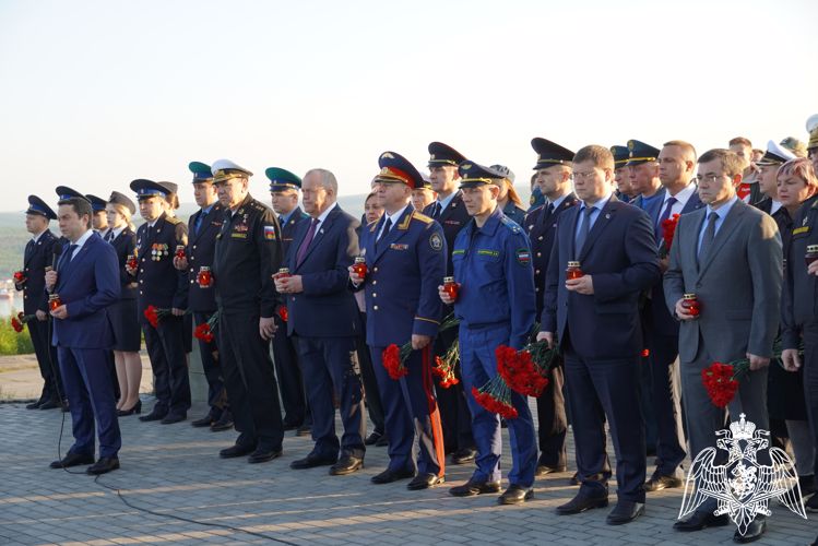 Врио начальника Управления Росгвардии по Мурманской области принял участие в акции «Свеча памяти»