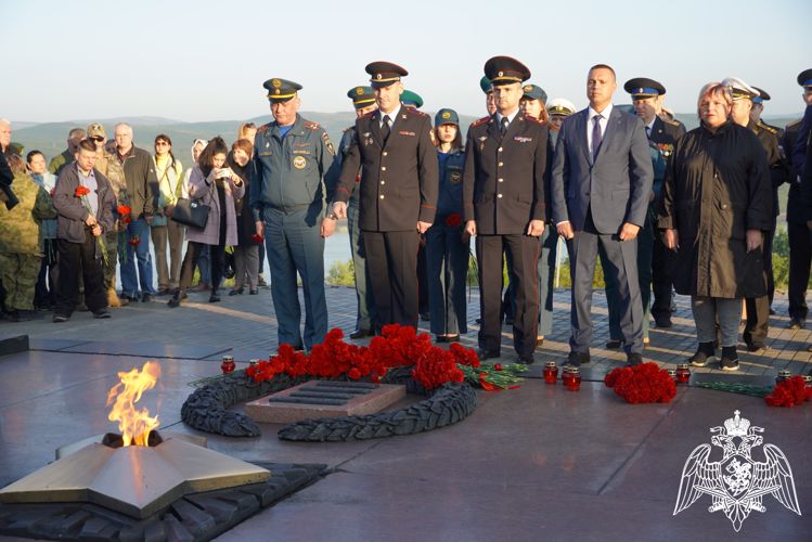 Врио начальника Управления Росгвардии по Мурманской области принял участие в акции «Свеча памяти»