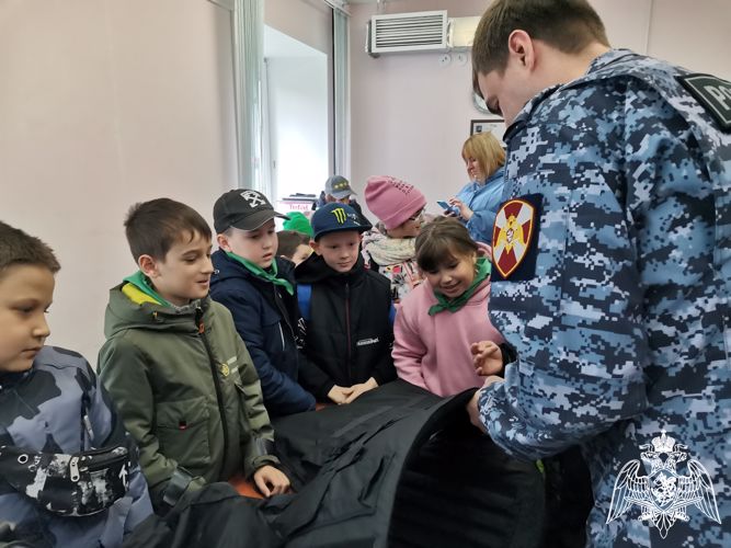 Росгвардейцы провели мероприятие, посвященное Дню России