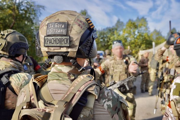 В Мурманске сотрудники спецподразделений Росгвардии завершили комплекс практических тренировок в полевых условиях