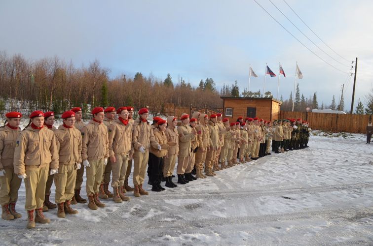 Сотрудники и военнослужащие Росгвардии приняли участие в Кубке юнармейской доблести «На севере – жить»