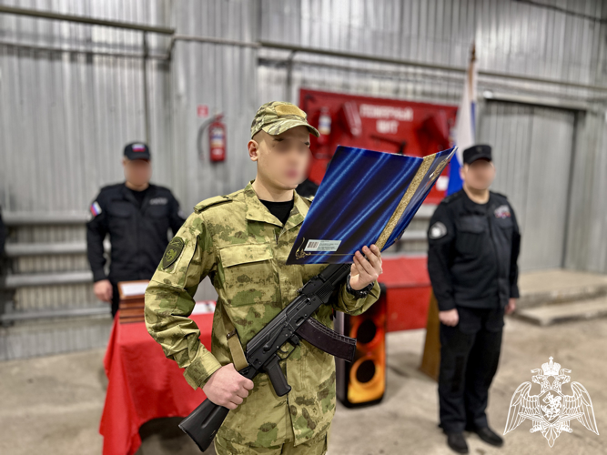 Молодые бойцы ОМОН «Медведь» Росгвардии приняли присягу 