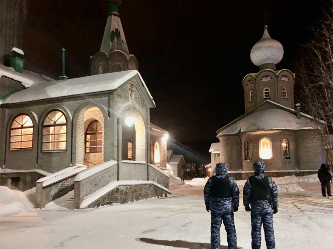 В Мурманской области сотрудники Росгвардии приняли участие в обеспечении общественного порядка в Рождество Христово
