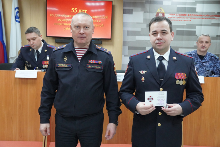 В Мурманске отметили 55-ю годовщину образования подразделений лицензионно-разрешительной работы и государственного контроля Росгвардии