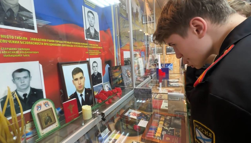 Росгвардейцы провели экскурсию для мурманских кадет