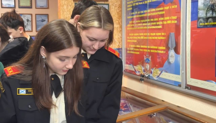 Росгвардейцы провели экскурсию для мурманских кадет