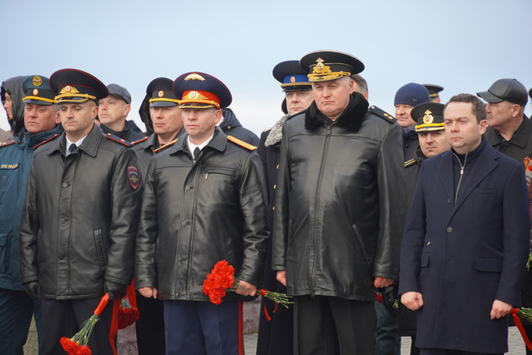 Начальник региональной Росгвардии принял участие в митинге в честь 80-летия разгрома немецко-фашистких войск в Заполярье