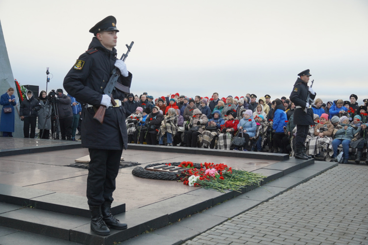 Начальник региональной Росгвардии принял участие в митинге в честь 80-летия разгрома немецко-фашистких войск в Заполярье