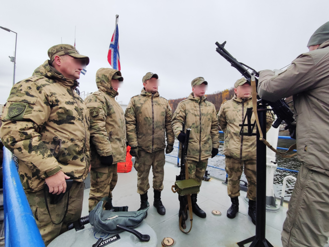 Росгвардейцы тренировались уничтожать безэкипажные катера в Кольском заливе