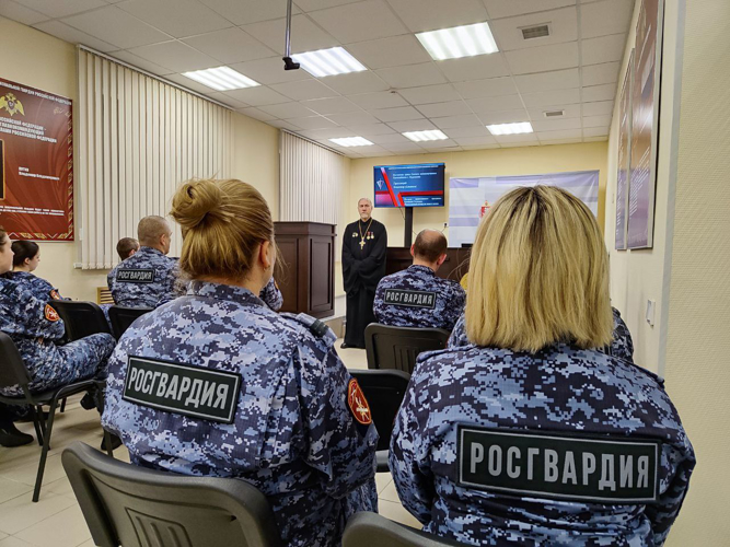 В Управление Росгвардии по Мурманской области состоялась встреча с настоятелем храма Русской Православной церкви