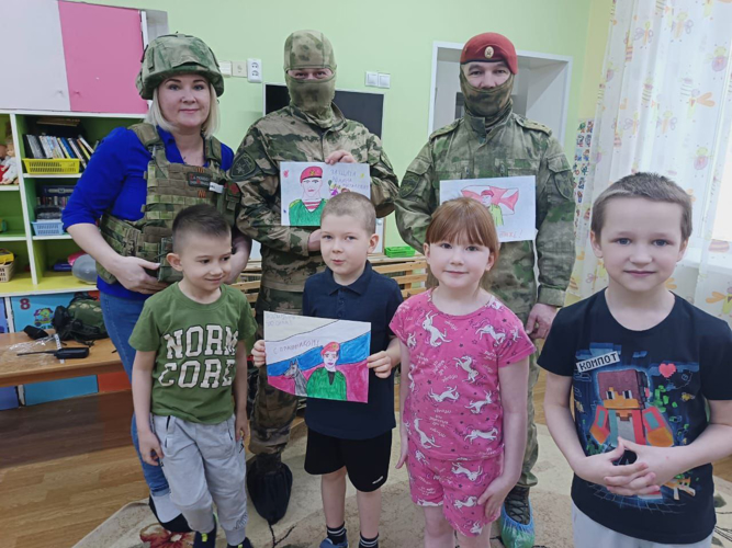 В свой профессиональный праздник росгвардейцы побывали в гостях у дошкольников