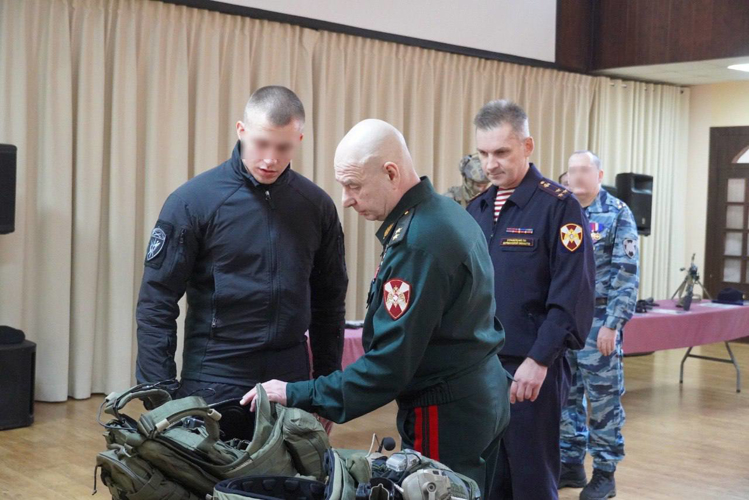 Командующий Северо-Западным округом Росгвардии поздравил мурманских росгвардейцев с профессиональным праздником