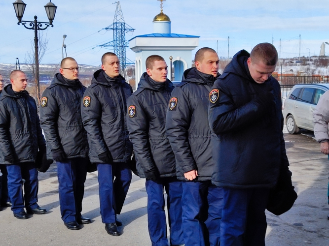 Военнослужащие по призыву морского отряда Северо-Западного округа Росгвардии приняли участие в пасхальном богослужении