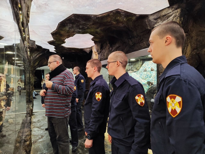 В международный день музеев военнослужащие по призыву посетили Мурманский областной краеведческий музей 