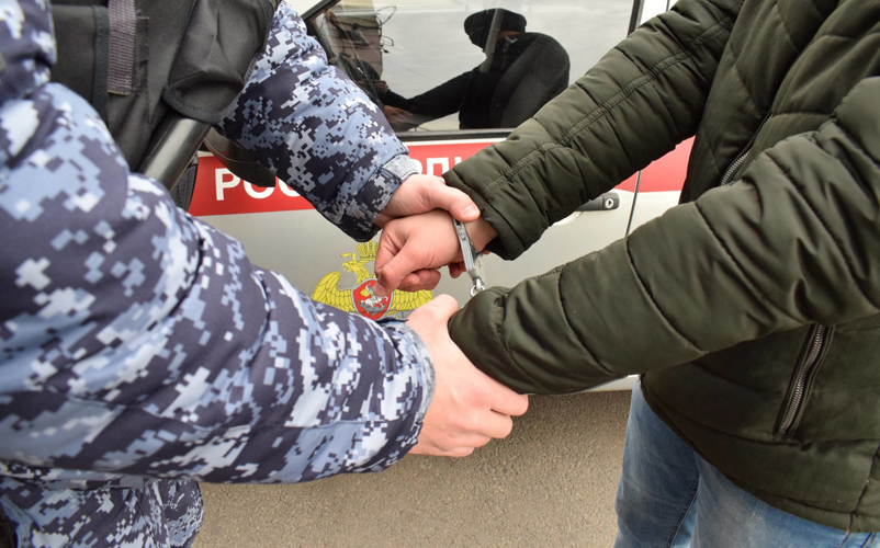 Сотрудники Росгвардии пресекли дебош в ночном клубе Мурманска