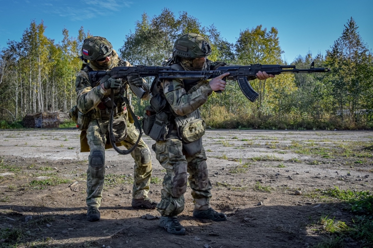 В Мурманской области сотрудники и военнослужащие Росгвардии приступили к летнему периоду подготовки