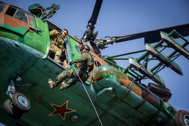В Мурманской области сотрудники и военнослужащие Росгвардии приступили к летнему периоду подготовки