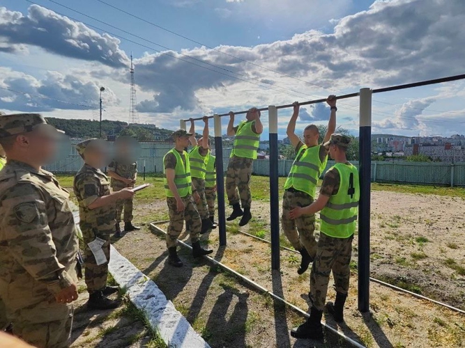  Росгвардейцы провели спортивные мероприятия в День физкультурника