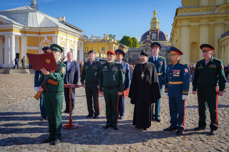Мурманские первокурсники Военной академии Росгвардии приняли Военную присягу в Санкт-Петербурге 