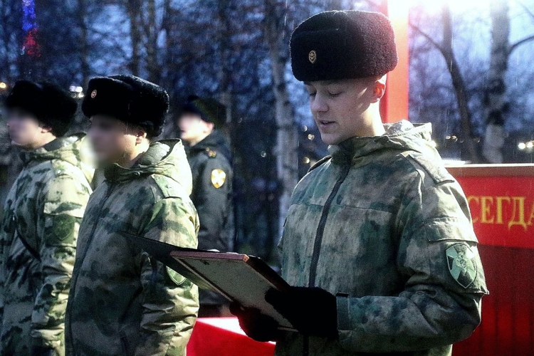 В морском отряде Северо-Западного округа Росгвардии проводили в запас военнослужащих, выслуживших установленные сроки военной службы по призыву