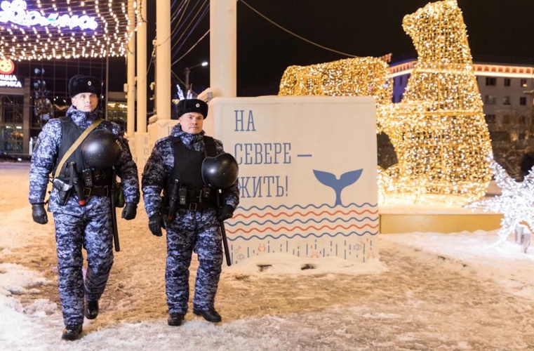 Росгвардейцы приняли участие в обеспечении безопасности в период празднования Нового года