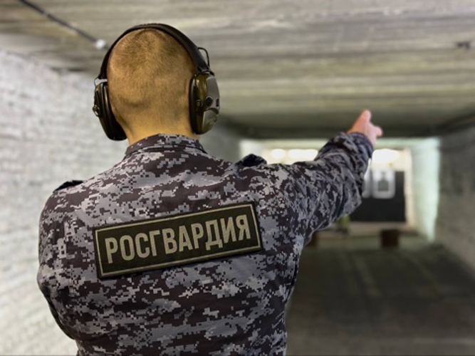 В Управлении Росгвардии по Мурманской области прошёл чемпионат по служебному двоеборью, зимнему офицерскому троеборью и лыжным гонкам