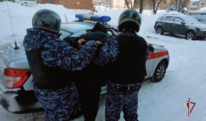 Росгвардейцы задержали нарушителя, нарушавшего общественный порядок в общежитии Мурманска