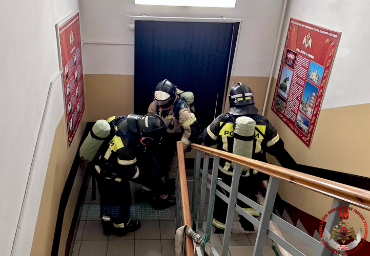 В Мурманске Росгвардия провела совместные пожарно-тактические учения с МЧС России по Мурманской области