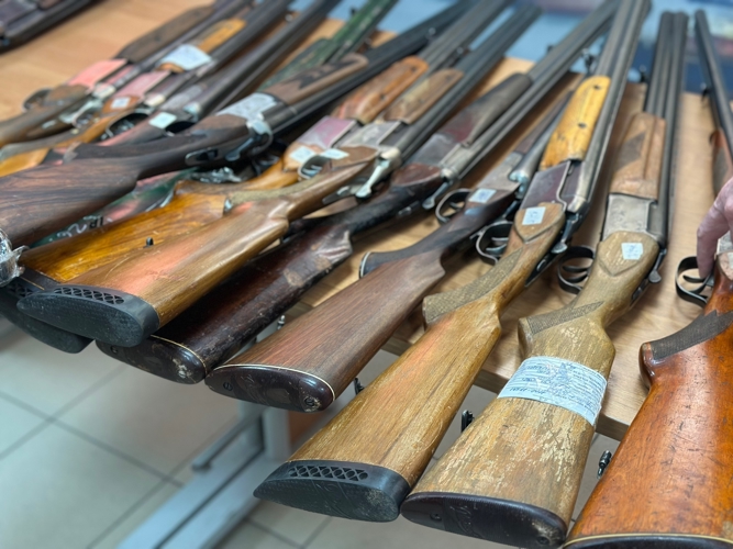 В МУРМАНСКОЙ ОБЛАСТИ РОСГВАРДИЯ ПЕРЕДАЛА В ПОДРАЗДЕЛЕНИЯ МИНИСТЕРСТВА ОБОРОНЫ НА БЕЗВОЗМЕЗДНОЙ ОСНОВЕ ГРАЖДАНСКОЕ ОРУЖИЕ ДЛЯ НУЖД СВО