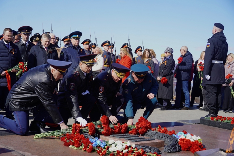 Начальник Управления Росгвардии по Мурманской области принял участие в памятных мероприятиях в честь 81-й годовщины Победы в Великой Отечественной войне.