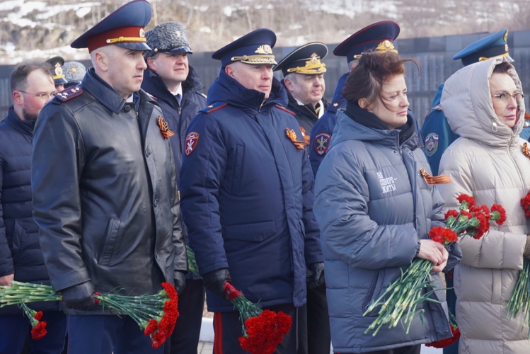 НАЧАЛЬНИК ЗАПОЛЯРНОЙ РОСГВАРДИИ ПРИНЯЛ УЧАСТИЕ В ТОРЖЕСТВЕННЫХ МЕРОПРИЯТИЯХ, ПОСВЯЩЕННЫХ 81-Й ГОДОВЩИНЕ ПОБЕДЫ В ВЕЛИКОЙ ОТЕЧЕСТВЕННОЙ ВОЙНЕ