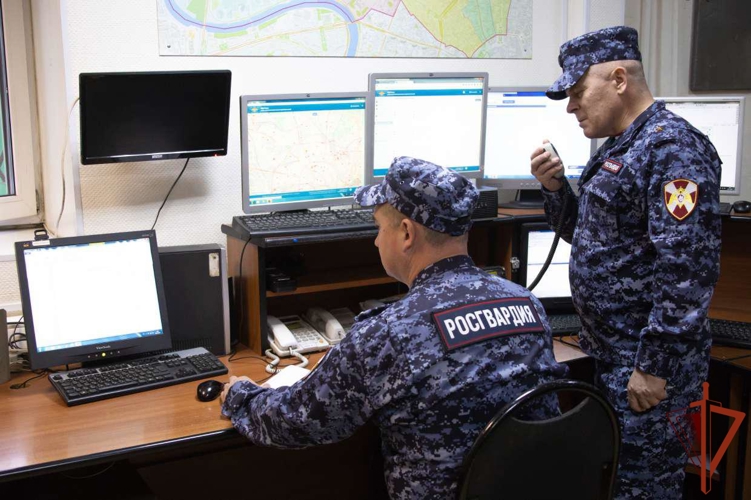 В Мурманске сотрудники Росгвардии задержали мужчину, скрывавшегося от правосудия