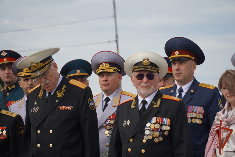 В Североморске начальник Управления Росгвардии по Мурманской области принял участие в торжественном мероприятии, посвящённому 330-летию образования Военно-Морского Флота
