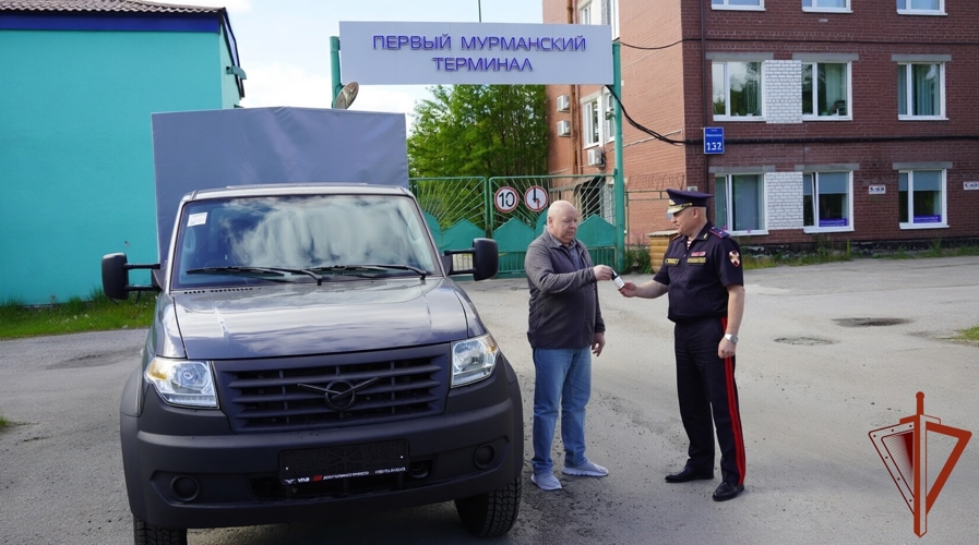 Первый Мурманский терминал» передал Управлению Росгвардии по Мурманской области новый автомобиль для несения службы