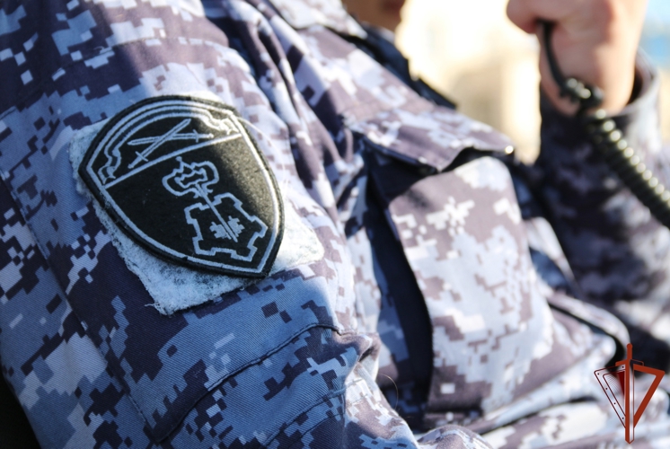 В Мурманске росгвардейцы задержали мужчину, пытавшегося украсть товары из торгового центра на сумму более 11 тысяч рублей