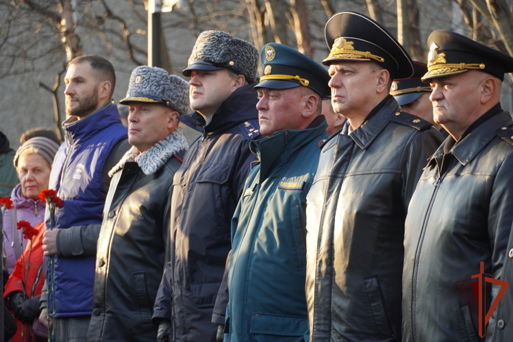 Начальник Заполярной Росгвардии принял участие в митинге в честь 82-летия разгрома немецко-фашистких войск в Заполярье