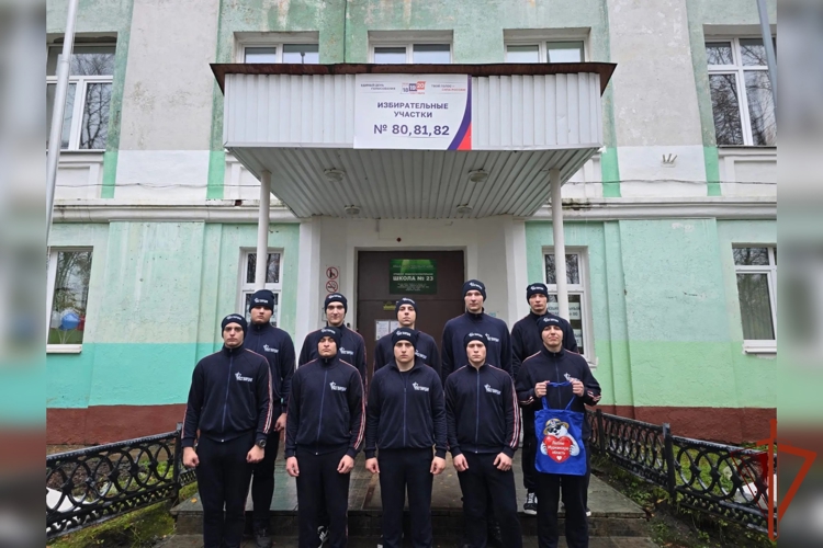 Военнослужащие по призыву Морского отряда Северо-Западного округа Росгвардии в полном составе приняли участие в Едином дне голосования