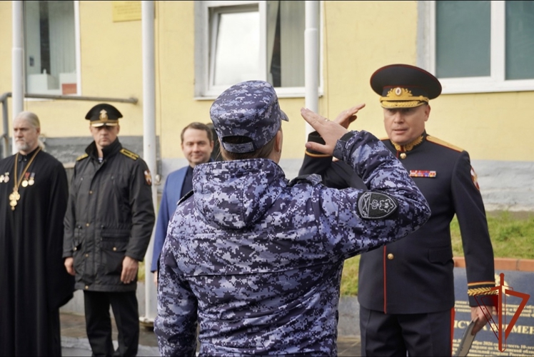 Мурманские росгвардейцы к 10-летию со дня образования территориального управления заложили капсулу времени