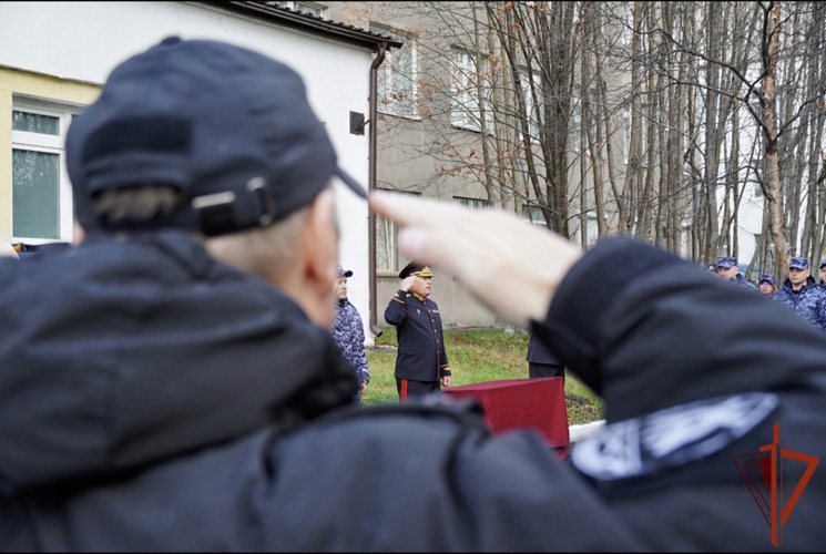 Мурманские росгвардейцы к 10-летию со дня образования территориального управления заложили капсулу времени