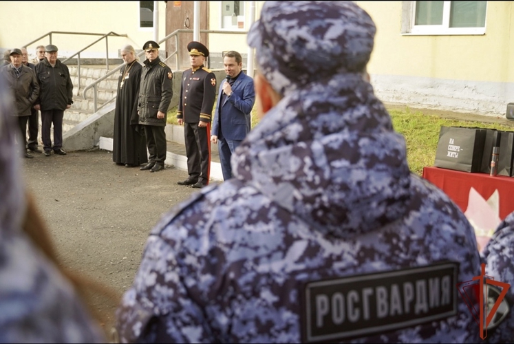 Мурманские росгвардейцы к 10-летию со дня образования территориального управления заложили капсулу времени